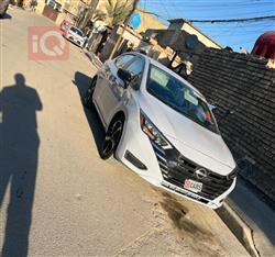 نيسان فيرسا